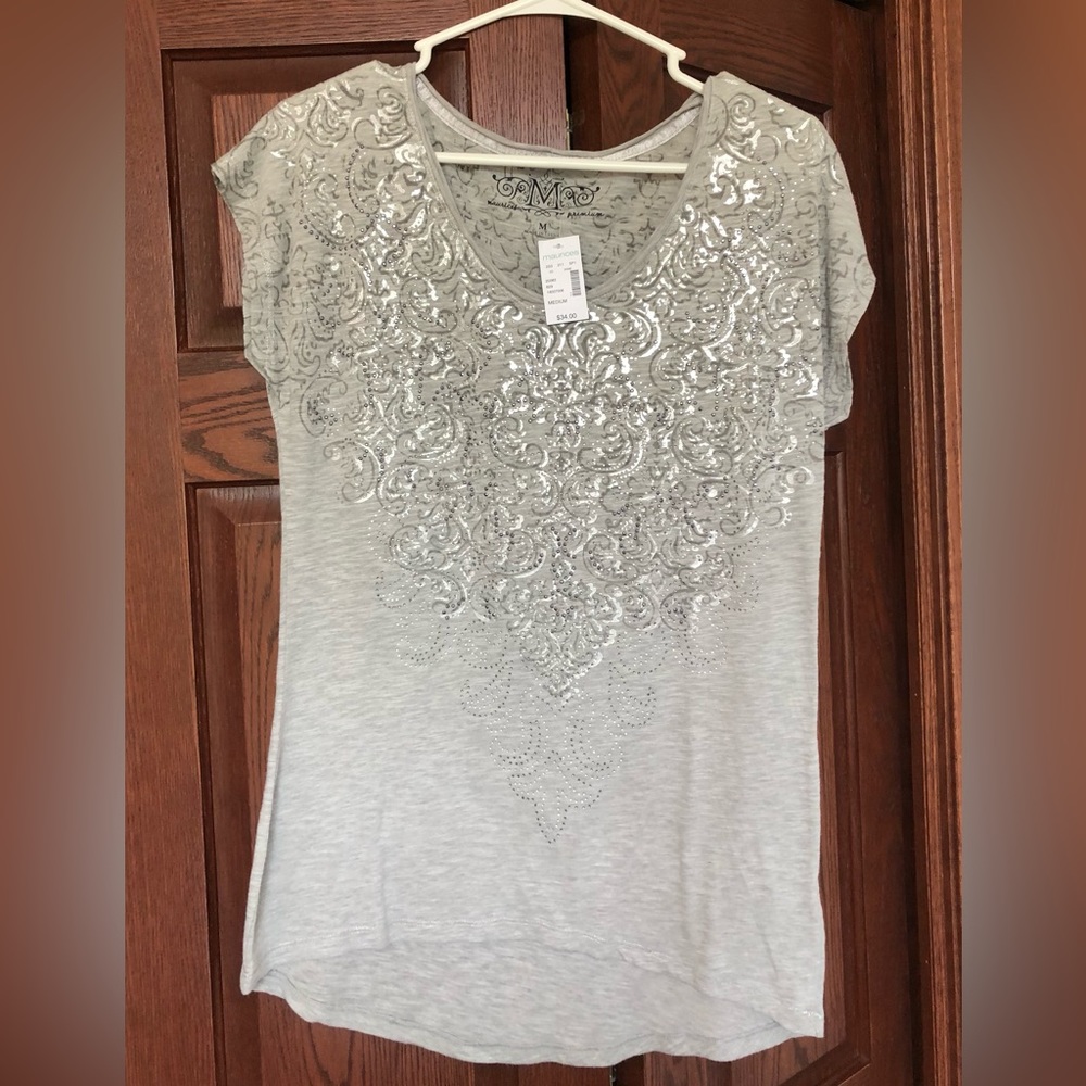 NWT MAURICES PREMIUM RHINESTONES TOP